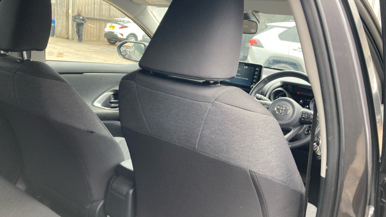 Toyota Yaris 1.5 Hybrid Design 5dr CVT Hybrid Hatchback